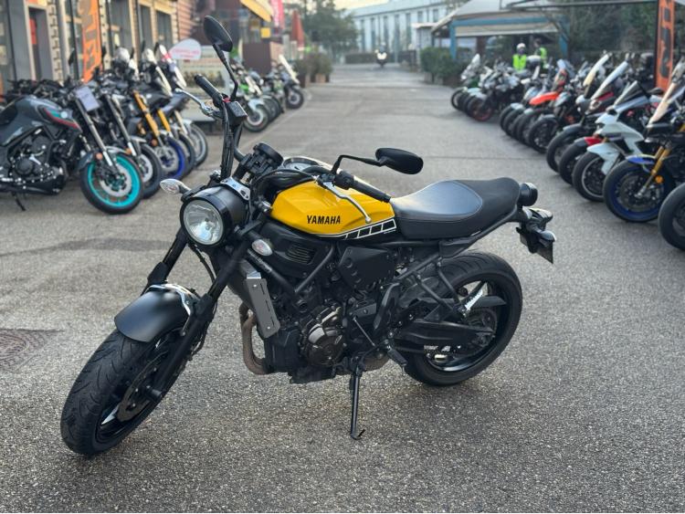 YAMAHA XSR 700 