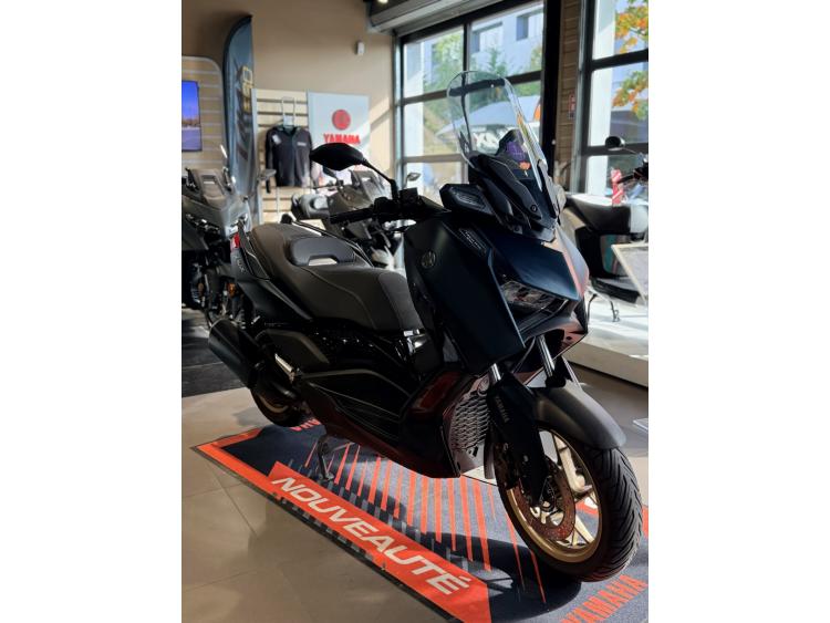 YAMAHA XMAX 300 Tech Max