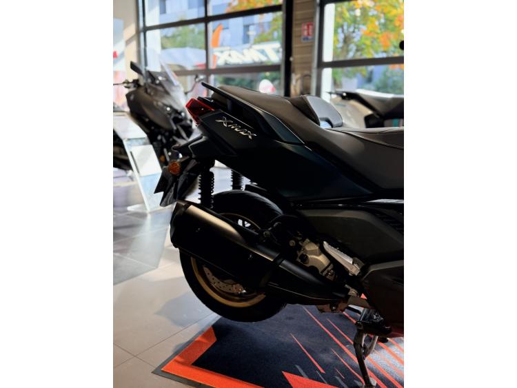 YAMAHA XMAX 300 Tech Max