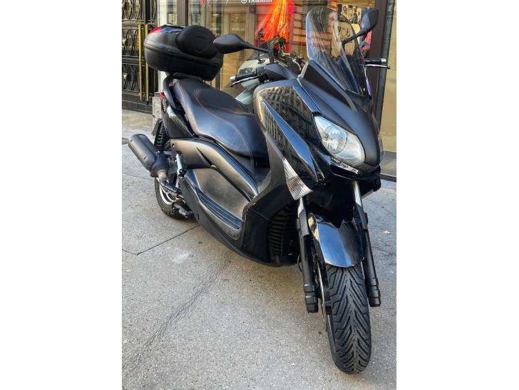 YAMAHA XMAX 125