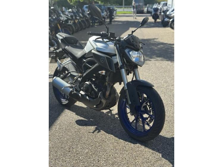 YAMAHA MT-125