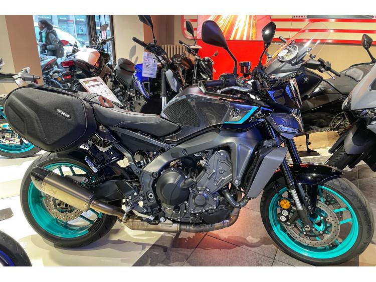 YAMAHA MT-09