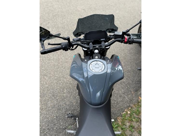 YAMAHA MT-125