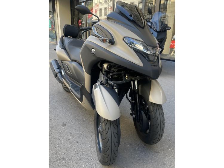 YAMAHA TRICITY 300
