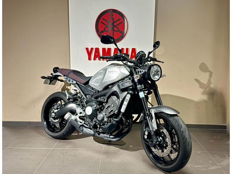 YAMAHA XSR 900