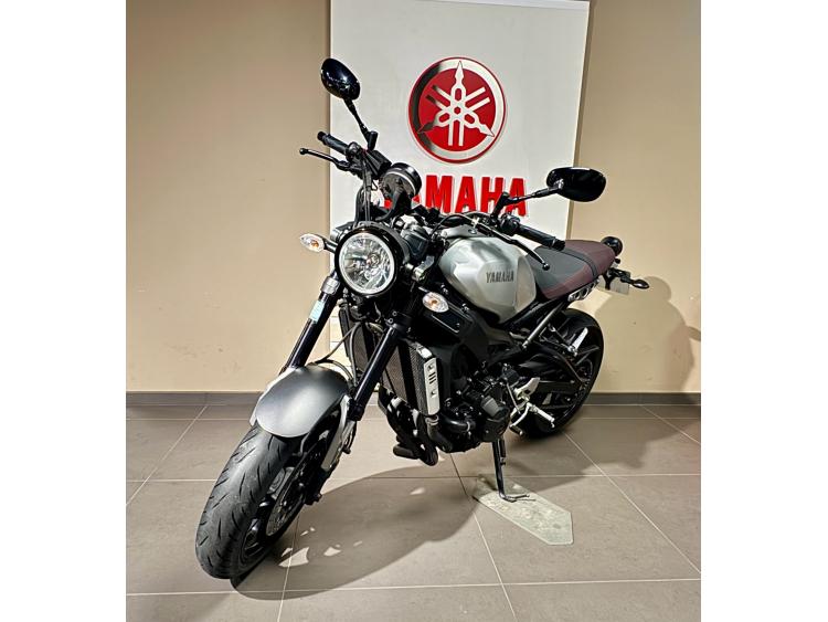 YAMAHA XSR 900