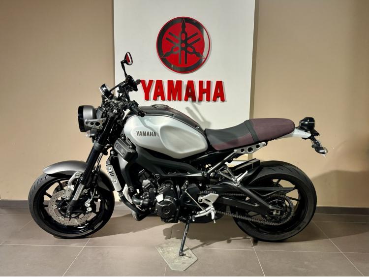 YAMAHA XSR 900