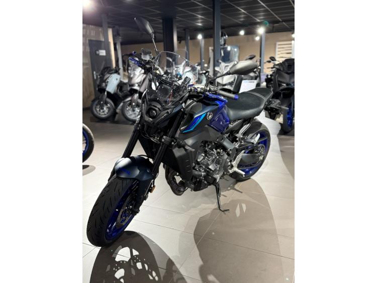 YAMAHA MT-09