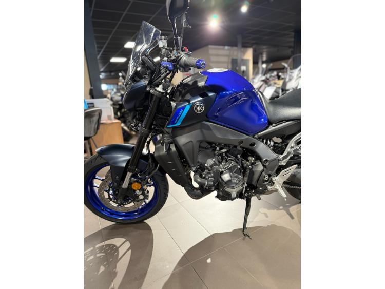 YAMAHA MT-09