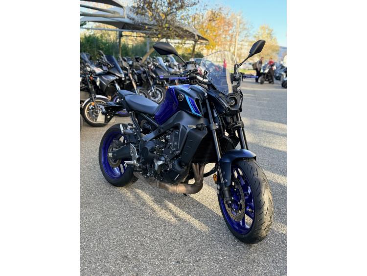 YAMAHA MT-09
