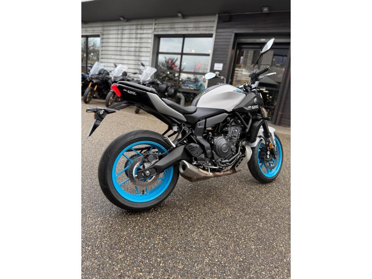 YAMAHA MT-07 (47.5CV)