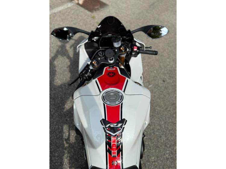 YAMAHA YZF 1000 R1 60TH