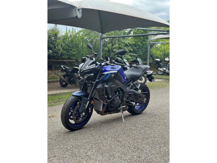 YAMAHA MT-10