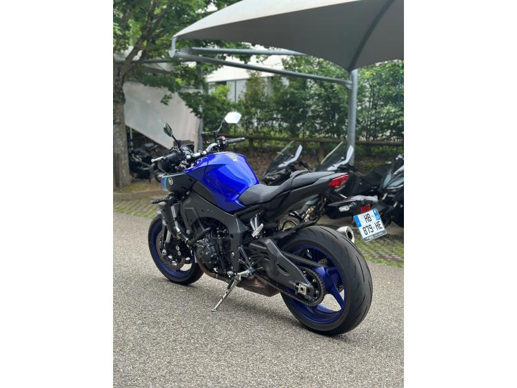 YAMAHA MT-10