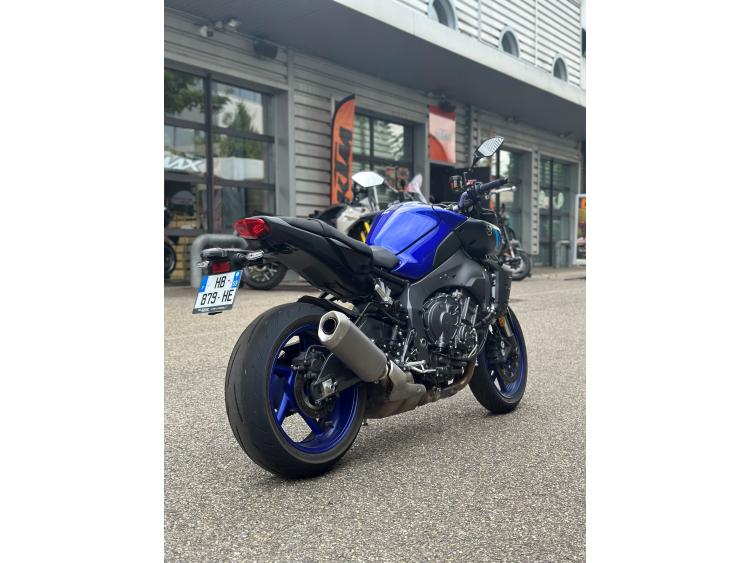 YAMAHA MT-10
