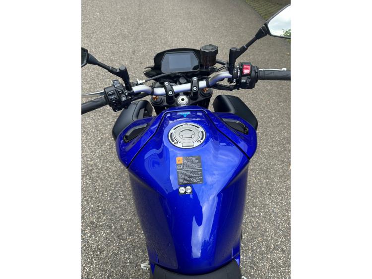 YAMAHA MT-10