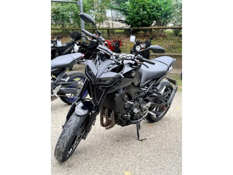 YAMAHA MT-09