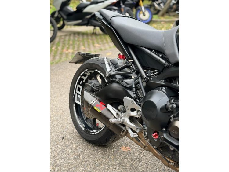 YAMAHA MT-09
