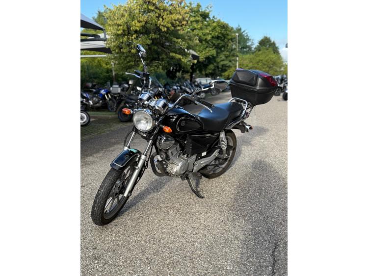 YAMAHA YBR 125 CUSTOM