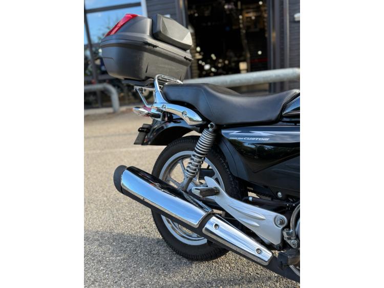 YAMAHA YBR 125 CUSTOM